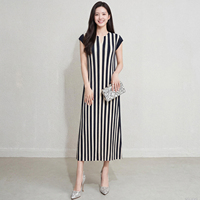 Robe plissée Miyake à rayures à manches courtes décontractée pour femme, dernière collection Printemps/Été 2026