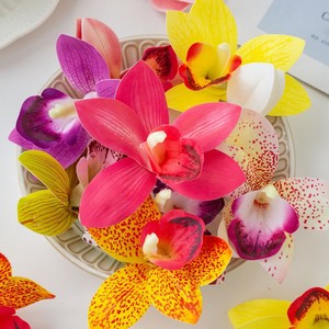 Orquídeas Decorativas de Látex Real Touch de 8 cm, Cabeza de Flor de Orquídea Artificial para Pared Floral - Product Image 1