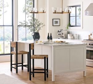Silla de Bar de madera de estilo perfectamente elegante y elevada con asiento de algas marinas tejidas a mano y taburete de respaldo para uso en exteriores y restaurantes - Product Image 4