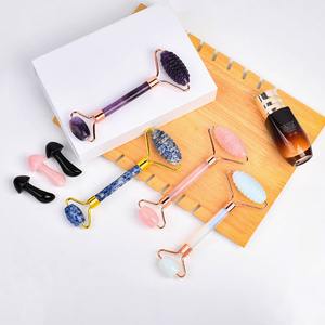 Rouleau de massage en jade le plus vendu sur <span class=keywords><strong>Amazon</strong></span>, ensemble de rouleaux de jade à double tête en forme de cœur en <span class=keywords><strong>quartz</strong></span> <span class=keywords><strong>rose</strong></span> pour le visage - Product Image 2