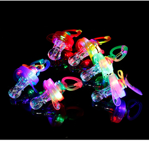 Pafu brilla en la oscuridad fiesta divertida favores LED chupete silbatos parpadeantes con cordón que brilla en la oscuridad collar de chupete - Product Image 1