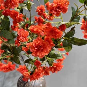 Rosas de franela 3D Flores de seda artificiales con tallos largos Ramos de rosas de imitación para decoración del hogar Jardín para graduación de Navidad - Product Image 4