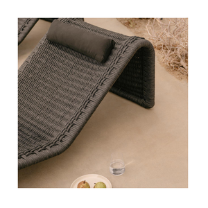 Chaise longue de patio noire résistante au soleil, avec cadre en corde tissé à la main, courbes élégantes et uniques - Product Image 6