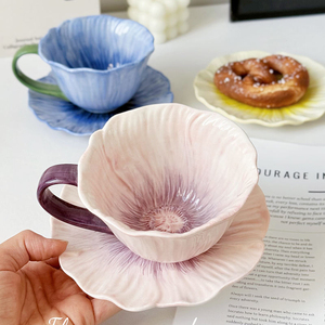 Vente en gros de nouvelles tasses à café en céramique florales créatives, logo personnalisé, tasse à thé en porcelaine faite à la main, tasse à lait avec soucoupe pour cadeau - Product Image 1