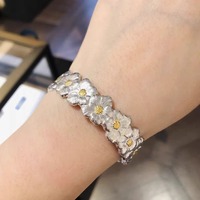 MuShan Schmuckfabrik Neues Offenes Armband aus Reinem Silber für Damen mit Vergoldetem Gardenienblüten-Design Italienische Retro-Mode
