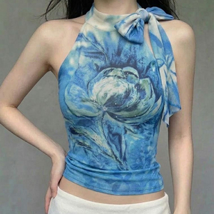 Débardeur élégant pour femme à col montant et dos noué, imprimé floral abstrait bleu style aquarelle, idéal pour les vacances - Product Image 3
