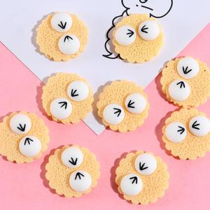 Accesorios para el Cabello de Plástico con Dijes de Galletas de Dibujos Animados para Niños, Hechos a Mano para Uso Diario - Product Image 4