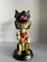 2024 Offre Spéciale mignon support assis lunettes de soleil chien Bobble tête résine artisanat maison bureau voiture bureau décoration Figurine cadeau