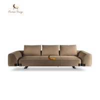 Canapé modulable de designer incurvé, rembourré et à assise profonde, personnalisé pour hall d'hôtel, penthouse et mobilier de resort