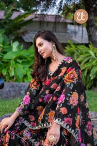 Top en soie géorgette traditionnelle lourde et exquise, broderie florale, imprimé floral, été, mariage indien, fête spéciale, comprend un plazo - Product Image 6