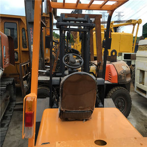 Vente flash : Chariot élévateur d'occasion TCM FD50 pour travaux de terrassement - Product Image 5