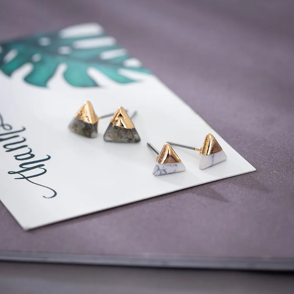 기하학 삼각형 원래 디자인 천연 돌 흰색과 래브라도 라이트 골드 도금 스터드 귀걸이 소녀와 여성