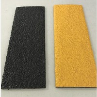 Nez de marche en FRP de qualité inégalée, finition jaune et noire, pour marches en béton, moulage de marche en GRP personnalisé, sécurité en fibre de verre