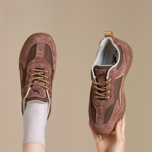 Chaussures décontractées et de sport pour femmes, nouvelle collection, semelle souple antidérapante, légères, à lacets, avec empeigne en daim synthétique et cuir véritable - Product Image 3