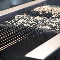 Granulés ABS remplis de fibres de carbone à 20 %, granulés ABS CF20, matériau léger à haute rigidité pour composants d'équipements industriels