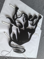 Emblème rétroéclairé noir mat sur mesure OEM, épaisseur 20 mm, toutes formes disponibles, idéal pour les devantures de magasins de franchise et les façades de marques