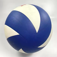 Volleyball de plage en caoutchouc gonflable durable de Offre Spéciale 18 panneaux imperméable coloré officiel taille 5 fabriqué à partir de cuir PU