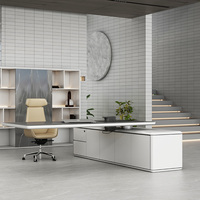Mobilier de bureau moderne et luxueux Placage MDF Bureau en forme de L Table de directeur Chef de la direction Bureau de direction