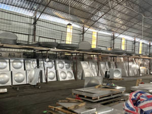 Tanque de Água Quadrado em Aço Inoxidável, Tanque de Armazenamento <span class=keywords><strong>Industrial</strong></span> em Grau 304/316 para Água Potável e Líquidos, Tamanhos e Capacidades Personalizadas - Product Image 4