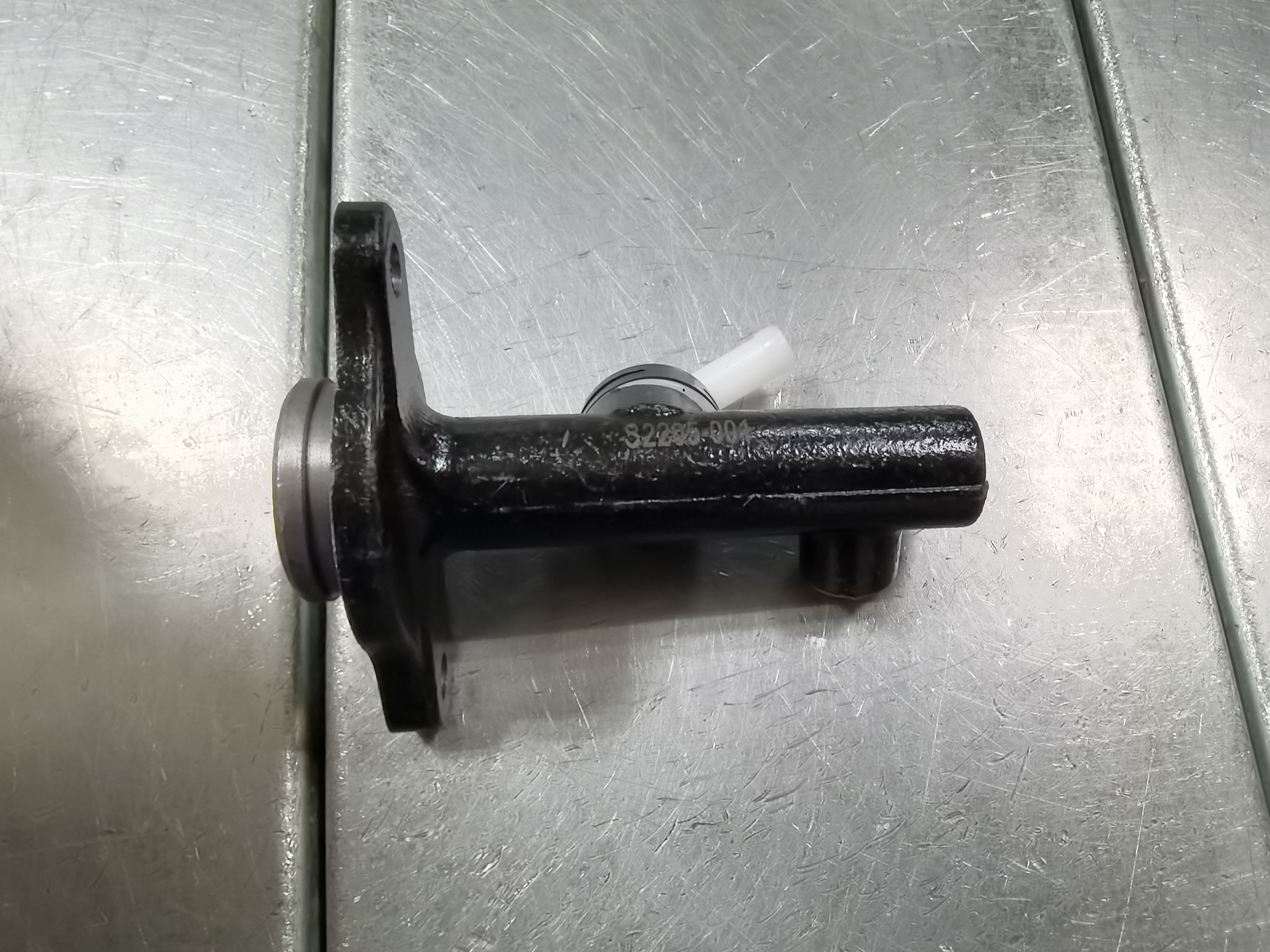 31401-37011 New Auto Parts High Quality Factory Price Clutch Master Cylinder for Toyota Dyna 400 31401-37011