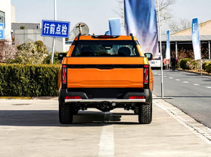 Véhicule utilitaire tout-terrain 4x4 essence/diesel pour le transport de marchandises, les aventures hors route et les voyages en famille - Product Image 4