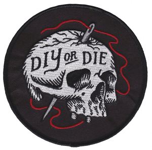 Patch brodé personnalisé Goth Rock Punk avec motif de crâne, à thermocoller, pour vêtements et vestes - Product Image 3