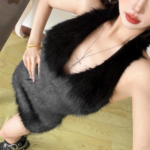 ชุดเดรสบอดี้คอนผ้าขนสัตว์ผสมแบบเซ็กซี่สำหรับฤดูหนาว รุ่น G01760C สายคล้องคอ เปิดหลัง ไม่มีแขน เหมาะสำหรับงานปาร์ตี้และคลับ - Product Image 5