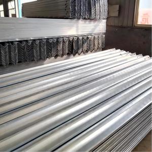 Barriere Antiurto per Autostrade Strade Rurali Travi Ondulate in Acciaio Q235 Zincato a Caldo Pannelli Guardrail ad Alto Impatto - Product Image 3