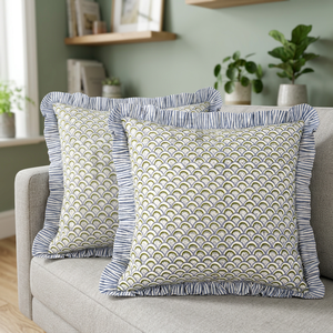 Housse de coussin RIDHI personnalisable en coton imprimé à la main, motif floral carré Harmony, avec volants, fermeture éclair, décor amovible - Product Image 3