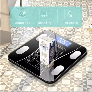 OEM 도매 가격 스마트 전자 체지방 욕실 체중계 지능형 APP와 블루 치아 무선 신체 체중계 - Product Image 5