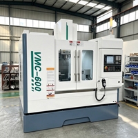 Centre d'usinage vertical VMC-600 BT40 8000 tr/min, machine de fraisage CNC 3 axes GSK entièrement fermée pour moules métalliques