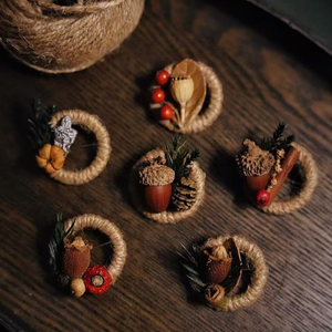 Broche de Piñas y Semillas de Plantas H393 para Mujer/Hombre, Flores Artificiales para Decoración del Hogar y Uso Personal - Product Image 1