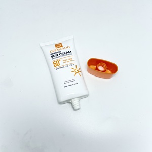 Fournisseur en gros d'emballages cosmétiques, tube de crème solaire en PE de 50 ml, style ovale et large avec bouchon à vis, impression offset brillante, estampage à chaud - Product Image 4
