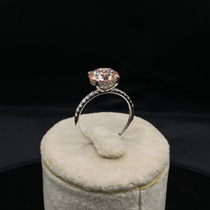 Anillo Clásico de Diamantes en Oro Blanco, Minimalista, para Compromiso o Boda, Pulido Brillante, para Uso Diario, Regalo Atemporal - Product Image 3