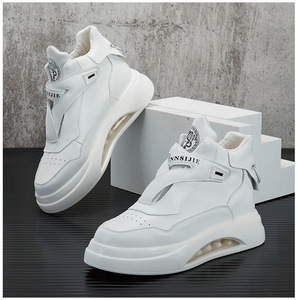 Nuovo arrivo <span class=keywords><strong>Sneakers</strong></span> Casual alte da <span class=keywords><strong>uomo</strong></span> Trendy con cuscino d'aria scarpe da basket con <span class=keywords><strong>tacco</strong></span> nascosto traspirante in Mesh bianco - Product Image 2