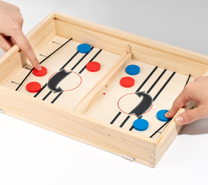 Set di Giochi da Tavolo in Legno 5-in-1 con Scacchi, <span class=keywords><strong>Dama</strong></span>, Shut the Box, Hockey e Sling Puck per Bambini, Adulti e Divertimento in Famiglia - Product Image 6
