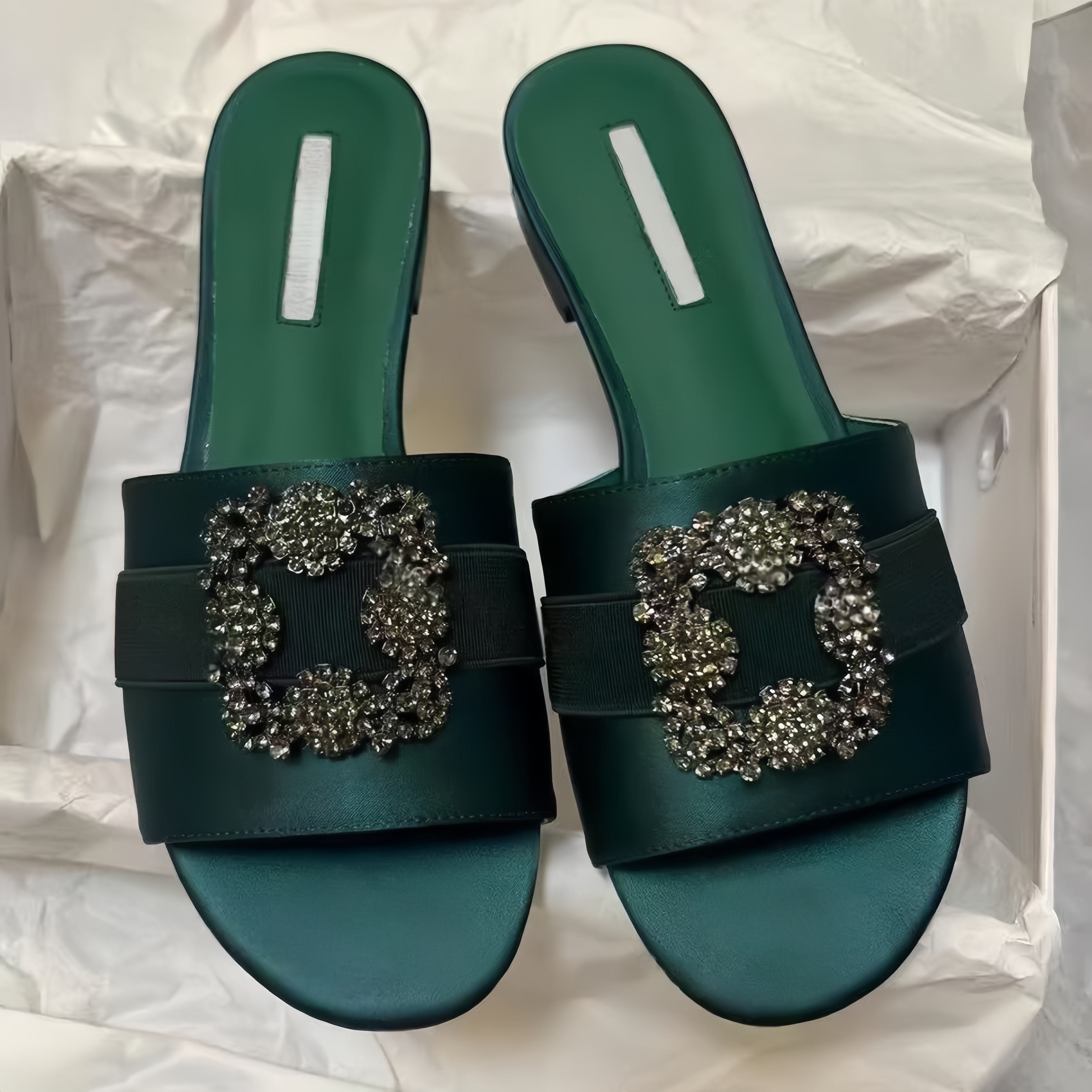 สีเขียว