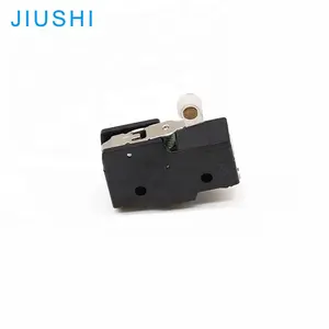 Z-15GW22-B micro switch short lever roller type 1NO 1NC limit switch