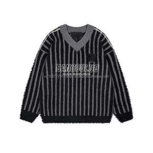 เสื้อสเวตเตอร์คอวีลายทางแนวตั้งสไตล์วินเทจสำหรับผู้หญิง แบรนด์แฟชั่น ทรงหลวม สวมใส่สบาย ลายพิมพ์สปอร์ต ถักนิตติ้ง - Product Image 3