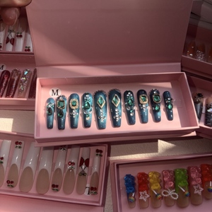 Faux <span class=keywords><strong>ongles</strong></span> de luxe émeraude à presser, longs, forme cercueil, avec strass, faits à la main, réutilisables, <span class=keywords><strong>pour</strong></span> fêtes et mariages, MOQ 1 - Product Image 1