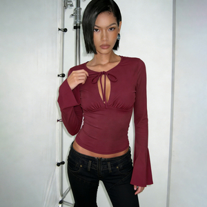 Camiseta de manga acampanada para mujer, de color liso, sencilla, informal, a la moda, para el día a día, con lazo frontal y aberturas fruncidas - Product Image 2