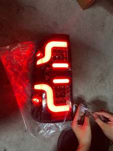 Luces traseras LED cuadradas <span class=keywords><strong>de</strong></span> respiración trasera para vehículo, 12V, 24V, lámpara Blanca Roja para coche, remolque <span class=keywords><strong>de</strong></span> camión ámbar para Hilux <span class=keywords><strong>Vigo</strong></span> - Product Image 2