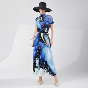 Maglietta plissettata Miyake da donna 2025 estate nuova maglietta a maniche corte cielo <span class=keywords><strong>stellato</strong></span> ampia gonna a drappo a due pezzi - Product Image 1