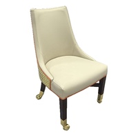 Chaise d'hôtel de luxe en bois massif avec roulettes et coussin, pour usage commercial, roues pour tapis, sac souple – Vente en gros usine Macao