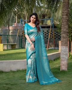 Excellent Quality Pure <b>Golden</b> and Silver Zari Kanchivaram Soft Silk for Wedding and Party Occasion at Bulk Price - Product Image 2