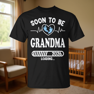 T-shirt d'annonce de grossesse « Future grand-mère 2026 en cours de chargement » - Product Image 3