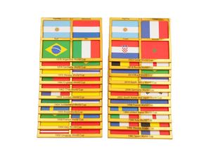 CS Gift Serie Completa Coppa <span class=keywords><strong>del</strong></span> <span class=keywords><strong>Mondo</strong></span> di Calcio Bandiere dei 4 <span class=keywords><strong>Paesi</strong></span> Principali Personalizzabili Collezione Sportiva Durevole di Valore a Lungo Termine - Product Image 1