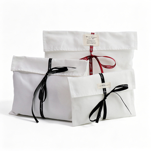 Bolsa de Terciopelo Ecológica Personalizada al por Mayor con Cinta para Guardar Ropa, Bolsos, Carteras y Libros - Product Image 1