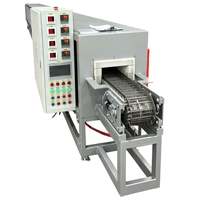 Four tunnel à circulation continue d'air chaud avec convoyeur à bande maillée en acier inoxydable, machine de séchage à pompe à chaleur PLC pour la transformation alimentaire