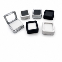 Boîte d'emballage personnalisée carrée ou rectangulaire pour pierres précieuses avec couvercle en verre et éponge, boîte de présentation en plastique pour bijoux et diamants